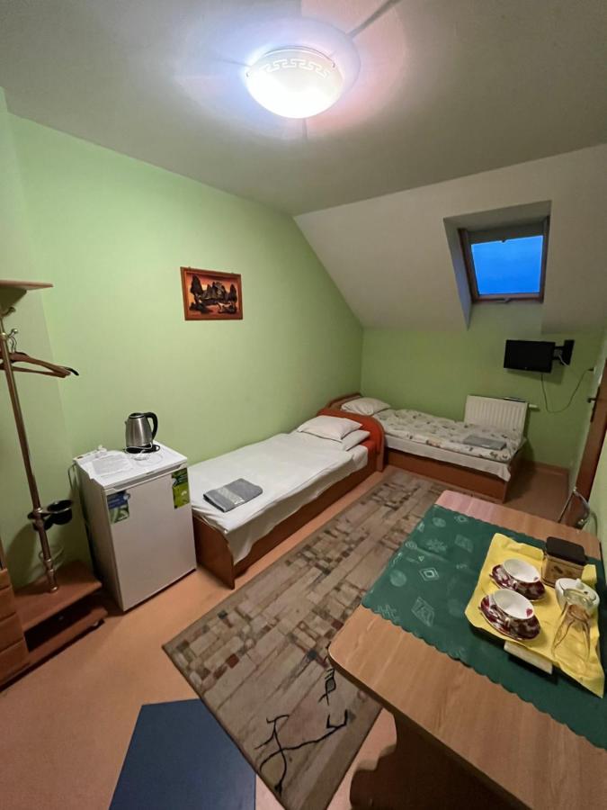 Mala Czarna Farm stay *